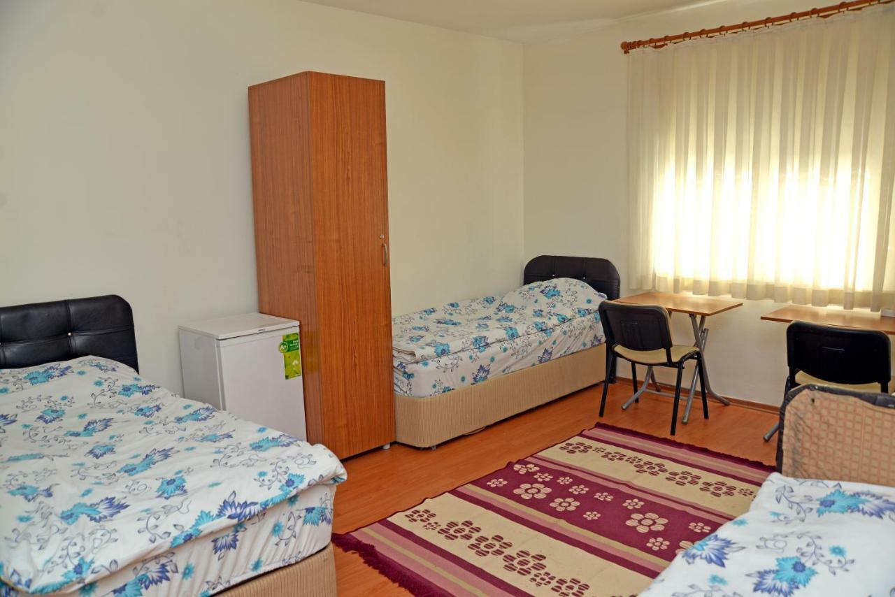 Vatan Yurt Hostel Istambul Extérieur photo