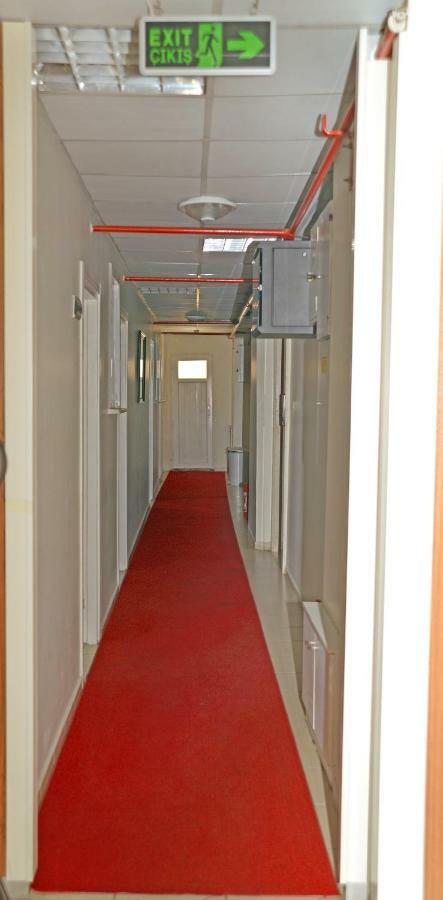 Vatan Yurt Hostel Istambul Extérieur photo