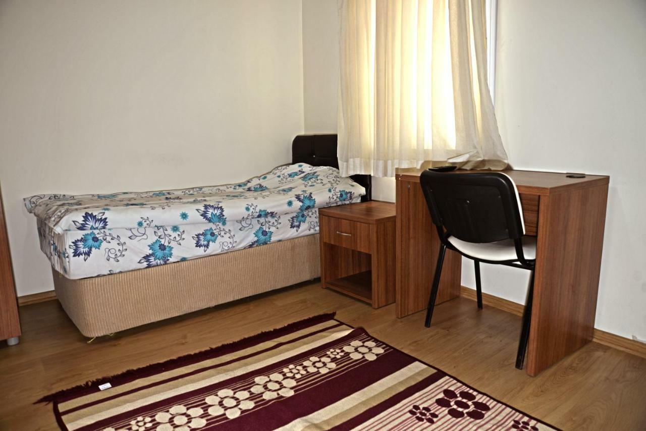 Vatan Yurt Hostel Istambul Extérieur photo